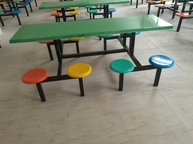 8人圓凳餐桌